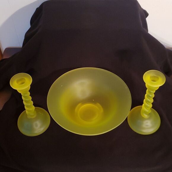 Antique Vtg Tiffin Vaseline "Uranium Glass" Bowl and Candlesticks, circa 1920s - Picture 10 of 12